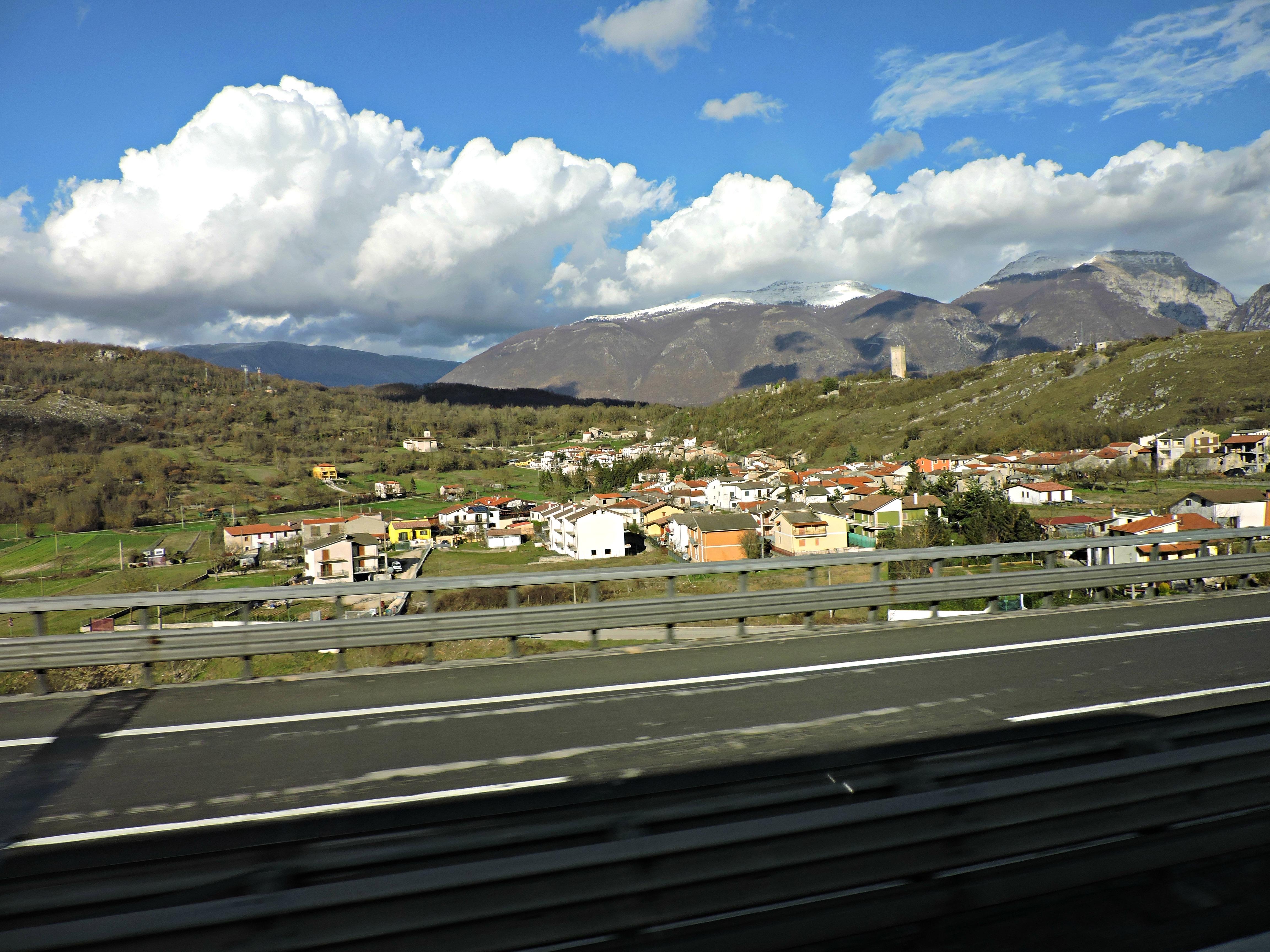 Paisaxes do Lazio no percorrido entre Roma e Teramo
