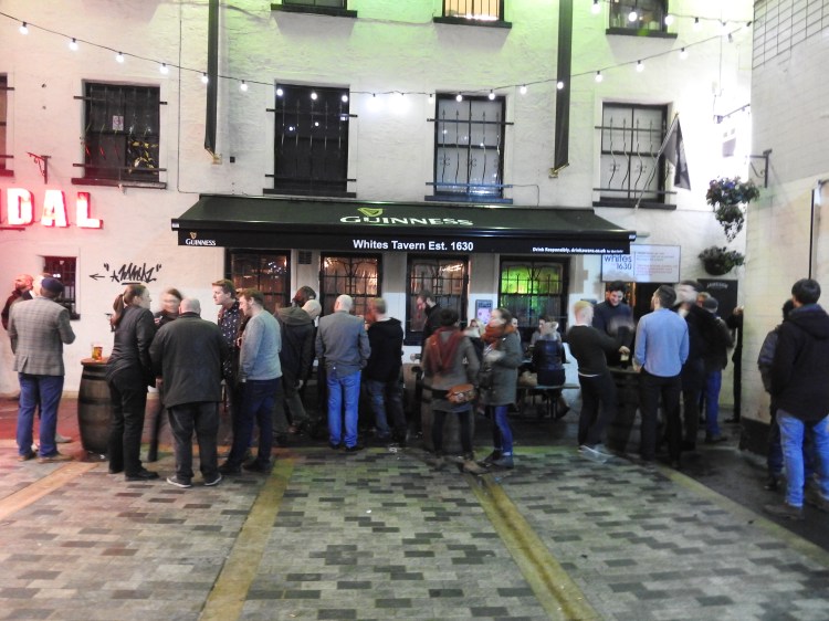 Whites Tavern, o bar máis antigo da illa de Irlanda, fundado no ano 1630 