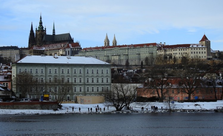 Río Moldava e Castelo de Praga